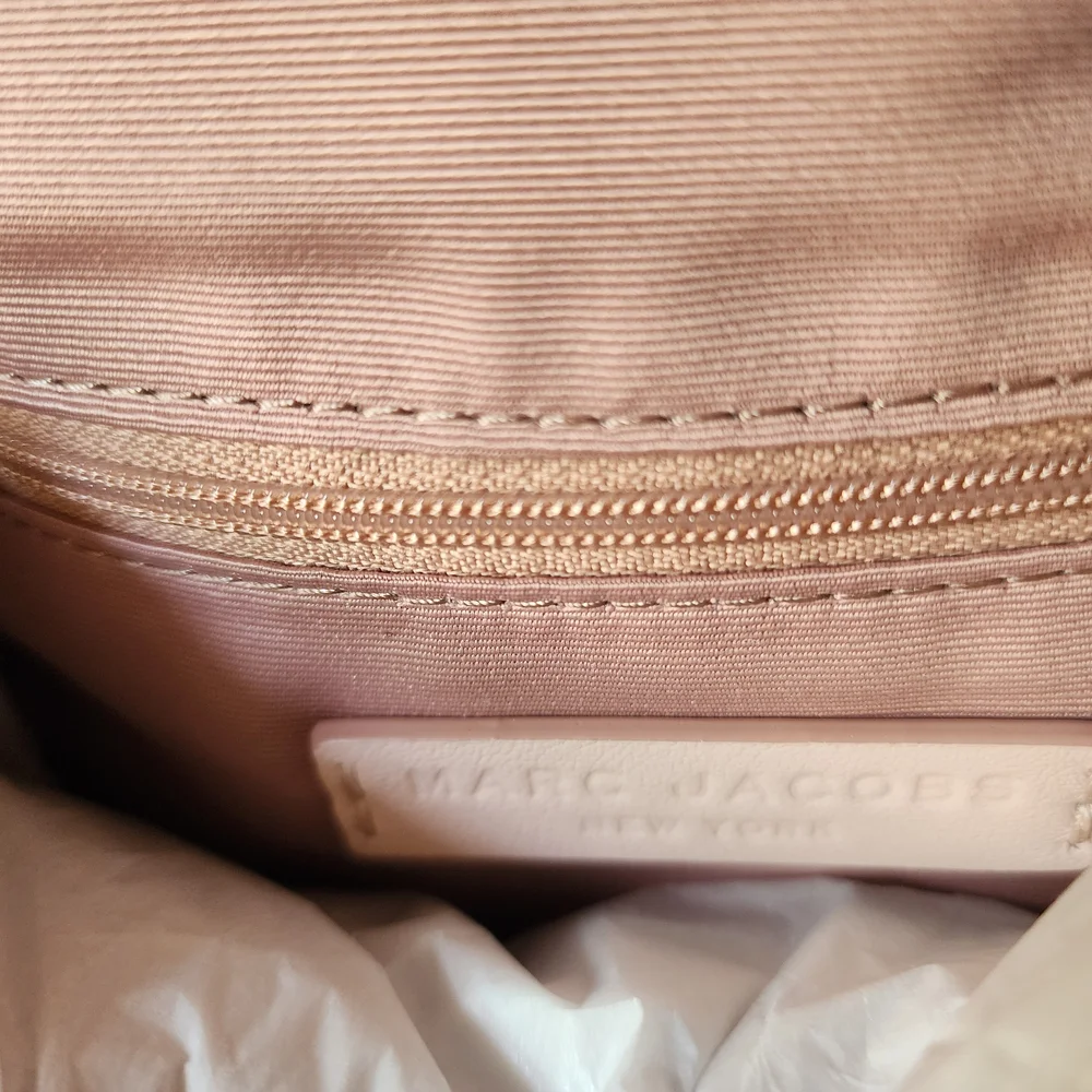 Marc Jacobs Cream and Gold Ruched Shoulder Bag - Picture 7 of 16